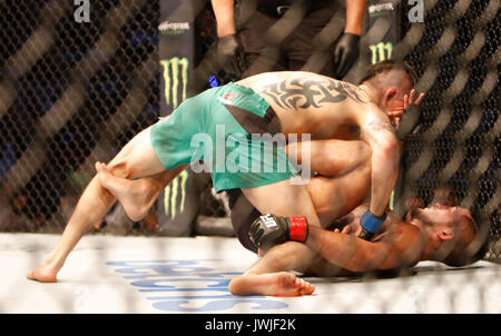 Brandon moreno prende sergio pettis durante ufc fight night 114 città del Messico, Messico Foto Stock