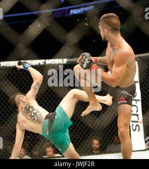 Brandon moreno prende sergio pettis durante ufc fight night 114 città del Messico, Messico Foto Stock