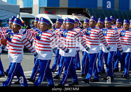 Kota Kinabalu, Malesia - 31 agosto 2016: malese da Sabah Borneo partecipare marching parade durante 59a giorno di indipendenza in Kota Kinabalu Ci Foto Stock