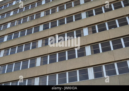 Belgrave House, Northampton. Un esempio degli anni sessanta/settanta brutalist architecture. Foto Stock