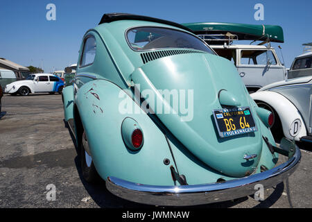 Il tedesco gli appassionati di auto si riuniscono per socializzare e visualizzare i loro Volkwagens vintage (e un paio di Porsche) Foto Stock