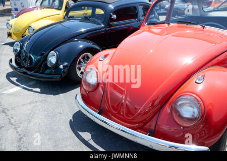 Il tedesco gli appassionati di auto si riuniscono per socializzare e visualizzare i loro Volkwagens vintage (e un paio di Porsche) Foto Stock