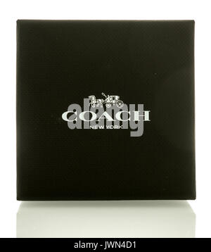 Winneconne, WI - 12 agosto 2017: Un pullman watch box isolato su un background. Foto Stock