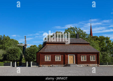 Tradizionale in legno rosso Manor House di Skansen museum. Svezia Foto Stock