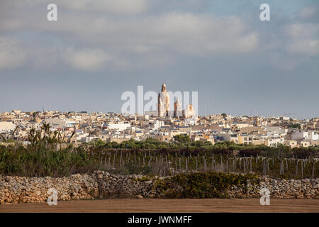 Cattedrale di isola di Malta. Vista rurale ar giorno soleggiato. Foto Stock