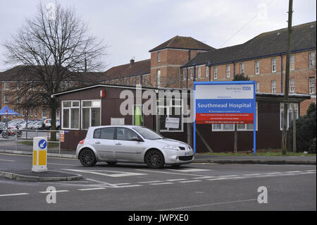 File foto datata 04/02/09 di Southmead Hospital di Bristol, come la sua maternità unità ha contattato pest control per rimuovere volpi, oltre le paure degli animali potrebbe entrare nell'edificio. Foto Stock