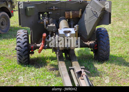 Un meravigliosamente restaurato 6 pounder 7 quintali 57 mm anti pistola serbatoio sul display a Beltring nel Kent presso la "Guerra e Pace" Show 2017. Foto Stock