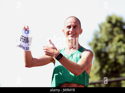 L'Irlanda Robert Heffernan riconosce la folla dopo la finitura ottavo negli uomini 50km di corsa a piedi durante il giorno dieci del 2017 IAAF Campionati del mondo. Picture Data: domenica 13 agosto, 2017. Vedere PA storia mondiale di atletica. Foto di credito dovrebbe leggere: John Walton/filo PA. Restrizioni: solo uso editoriale. Nessuna trasmissione di suoni o immagini in movimento e nessun video di simulazione. Foto Stock