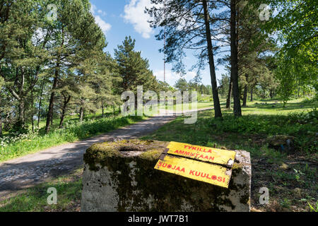 Visitare l'ex militare chiamato isola isosaari, Helsinki, Finlandia Foto Stock