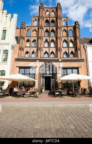 Alter Schwede Ristorante e hotel sulla Piazza del Mercato di Wismar, Meclenburgo-Pomerania Occidentale, Germania Foto Stock