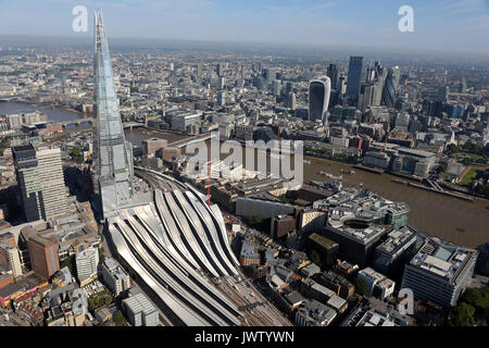 Vista aerea del Shard & stazione di London Bridge Foto Stock