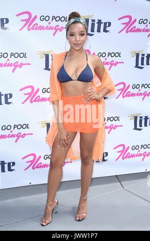 Las Vegas, NV, Stati Uniti d'America. 12 Ago, 2017. Tinashe presso gli arrivi per Tinashe esegue a Flamingo andare piscina, Flamingo Las Vegas, Las Vegas NV, Agosto 12, 2017. Credito: MORA/Everett raccolta/Alamy Live News Foto Stock