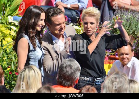 Ruggine, Germania, 13 Agosto, 2017, Das Erste ARD TV Show 'Immer wieder Sonntags' dotate di Anita und Alexandra Hofmann, Stefan Mross Credito: mediensegel/Alamy Live News Foto Stock