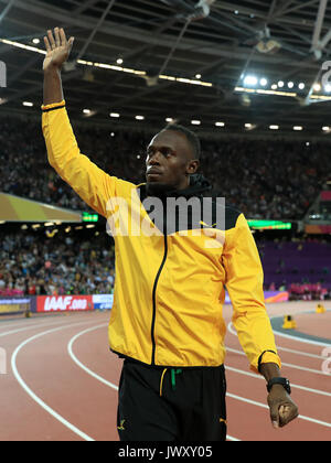 La Giamaica Usain Bolt sul suo giro d'onore durante il giorno dieci del 2017 IAAF Campionati del mondo presso il London Stadium. Foto Stock