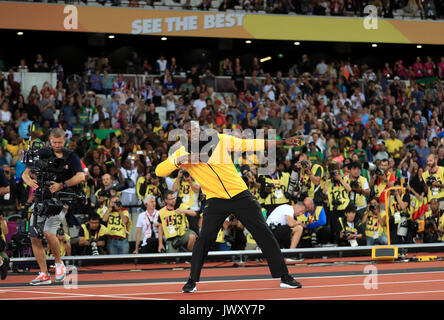 La Giamaica Usain Bolt sul suo giro d'onore durante il giorno dieci del 2017 IAAF Campionati del mondo presso il London Stadium. Foto Stock