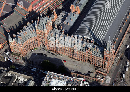 Vista aerea della stazione ferroviaria internazionale di St Pancras Station di Londra, Regno Unito Foto Stock