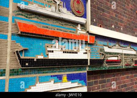 Hamtun murale di strada nella parte vecchia della città di Southampton, Regno Unito, raffiguranti la storia della città Foto Stock