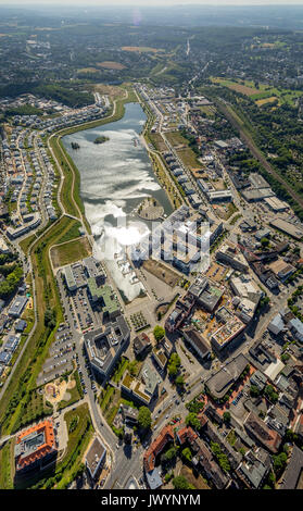 Lago di Phoenix Dortmund con castello orda, nuovo sviluppo sul lago, con le isole del lago, castello Hörder, sito di un ex mulino di acciaio, Dortmund, Foto Stock