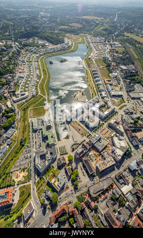 Lago di Phoenix Dortmund con castello orda, nuovo sviluppo sul lago, con le isole del lago, castello Hörder, sito di un ex mulino di acciaio, Dortmund, Foto Stock