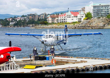 Idrovolanti colorato nella zona del Porto Interno di Victoria con traghetti e battelli sull'Isola di Vancouver British Columbia Canada Foto Stock