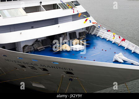 La nave da crociera Seven Seas mariner ormeggiate nel porto di Vancouver sul lungomare di Vancouver British Columbia canada Foto Stock