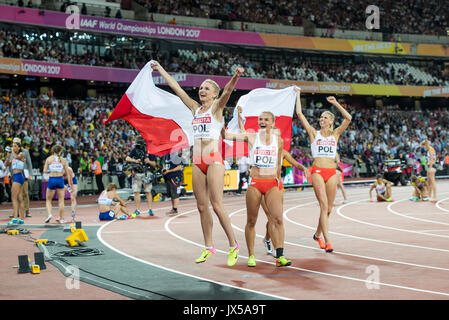 Londra, Regno Unito. 13 Ago, 2017. Le donne polacche 4x400 m team di relè di celebrare il prossimo 3° la rivendicazione medaglie di bronzo durante la giornata finale della IAAF mondiale di atletica (giorno 10) presso il parco olimpico di Londra, Inghilterra il 13 agosto 2017. Foto di Andy Rowland/prime immagini multimediali. Credito: Andrew Rowland/Alamy Live News Foto Stock