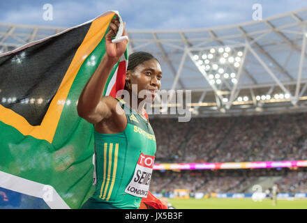Caster SEMENYA del Sud Africa festeggia vincendo la sua medaglia d'oro nel femminile 800 metri Final durante la giornata finale della IAAF mondiale di atletica (giorno 10) presso il parco olimpico di Londra, Inghilterra il 13 agosto 2017. Foto di Andy Rowland / Prime immagini multimediali. Foto Stock