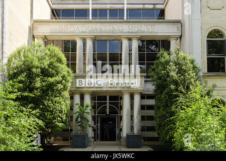 BBC Broadcasting House porta di ingresso. Whiteladies Road, Bristol, Avon, Inghilterra, Regno Unito, Gran Bretagna. La storia naturale unità. Foto Stock