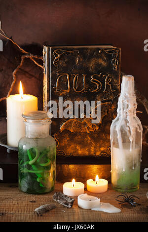 Strega vasi di farmacia pozioni magiche Decorazione Halloween Foto Stock