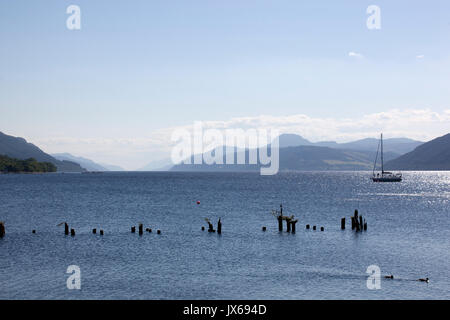 Vista del lago di Loch Ness, da Dores, altopiani, Scozia Foto Stock