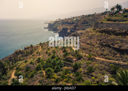 Una breve passeggiata costiera alla Galeria La Fajana, Los Realejos, Santa Cruz de Tenerife, Spagna, in estate 2017 Foto Stock