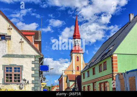 Città vecchia di Parnu (Pernau), un famoso centro di villeggiatura estiva Città in Estonia Foto Stock