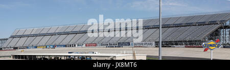 Dover, Delaware - agosto 13,2017 : Panorama di Dover Motor Speedway da infield con supporti vuoti. Foto Stock