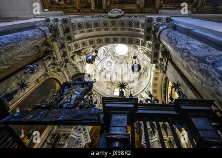 Interno di San Sebastiano Chiesa presso le Catacombe di San Sebastiano Foto Stock