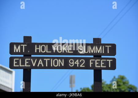 La vista dalla cima di Mount Holyoke in Hadley Massachusetts lungo il fiume Connecticut in Western New England Foto Stock