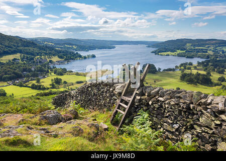 Lago di Windermere da Loughrigg cadde vicino a Ambleside Lake District Foto Stock