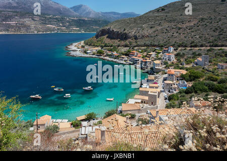 Limeni village e Oitilo bay nelle mani della penisola del Peloponneso, Grecia Foto Stock