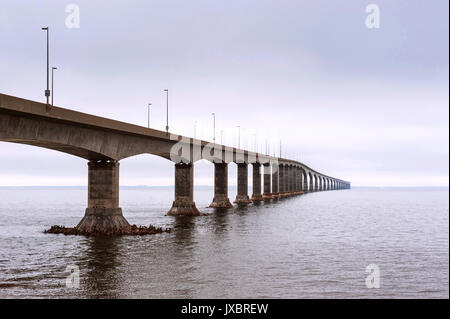 Confederazione ponte che collega New Brunswick con Prince Edward Island, Canada Foto Stock