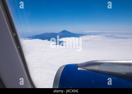 Vista verso il monte Teide Tenerife da un Airbus A320 volo Foto Stock