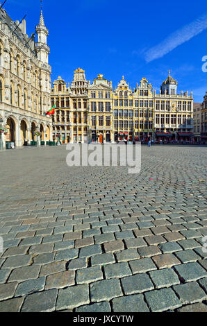 Bruxelles, Belgio. Grand Place: deserte al mattino presto Foto Stock