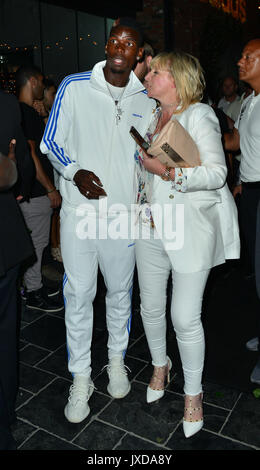 Paul Pogba, Mata, Fellaine e il Manchester United squad partying in Hollywood a un evento Adidas dotate di: Paul Pogba, Juan Mata, marouane fellaine dove: Hollywood, California, Stati Uniti quando: 16 lug 2017 Credit: WENN.com Foto Stock