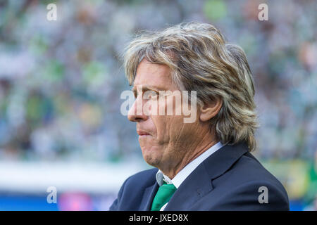 Lisbona, Portogallo. Il 15 agosto, 2017. Testa Sportings pullman dal Portogallo Jorge Gesù durante il gioco Sporting CP v FC Steaua Bucuresti Credito: Alexandre Sousa/Alamy Live News Foto Stock