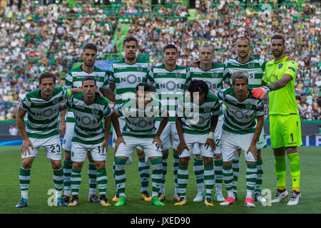 Lisbona, Portogallo. Il 15 agosto, 2017. Sporting di partenza del team per il gioco Sporting CP v FC Steaua Bucuresti Credito: Alexandre Sousa/Alamy Live News Foto Stock