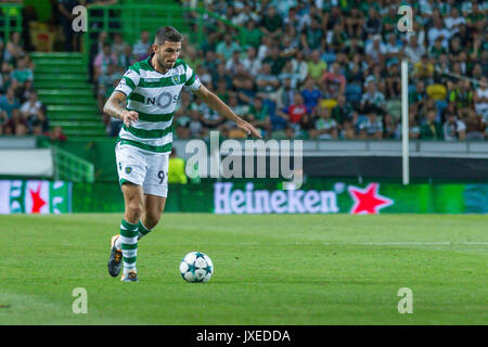 Lisbona, Portogallo. Il 15 agosto, 2017. Sportings defender dall Italia Cristiano Piccini (92) in azione durante il gioco Sporting CP v FC Steaua Bucuresti Credito: Alexandre Sousa/Alamy Live News Foto Stock