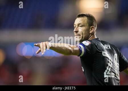 Reading, Regno Unito. Il 15 agosto, 2017. John Terry di Aston Villa durante il cielo di scommessa match del campionato tra lettura e Aston Villa al Madejski Stadium, Reading, in Inghilterra il 15 agosto 2017. Foto di Andy Rowland / Prime immagini multimediali. **Solo uso editoriale FA Premier League e Football League sono soggetti a licenza DataCo. Credito: Andrew Rowland/Alamy Live News Foto Stock