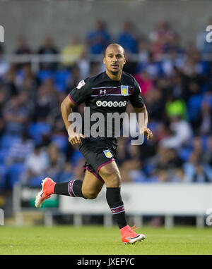 Reading, Regno Unito. Il 15 agosto, 2017. Gabriel Agbonlahor di Aston Villa durante il cielo di scommessa match del campionato tra lettura e Aston Villa al Madejski Stadium, Reading, in Inghilterra il 15 agosto 2017. Foto di Andy Rowland/prime immagini multimediali. Credito: Andrew Rowland/Alamy Live News Foto Stock