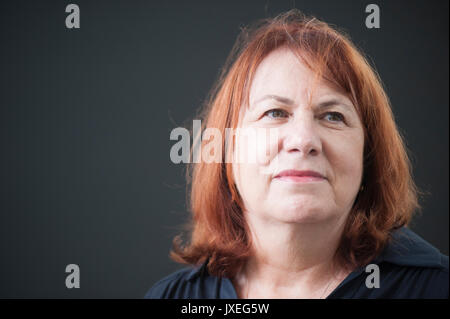 Edinburgh, Regno Unito. 16 Ago, 2017. Linda concedere un romanziere e giornalista che compaiono all'Edinburgh International Book Festival Credito: Lorenzo Dalberto/Alamy Live News Foto Stock