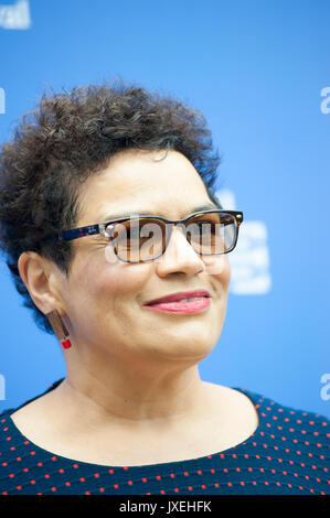 Edinburgh, Regno Unito. 16 Ago, 2017. Jackie Kay MBE FRSE scozzese del poeta e romanziere, figurante al Edinburgh International Book Festival. Credito: Lorenzo Dalberto/Alamy Live News Foto Stock