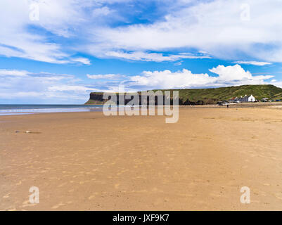 Dh Saltburn beach SALTBURN DAL MARE CLEVELAND Saltburn spiagge e scogliere Estate Regno Unito Foto Stock