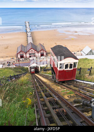 dh funivia funicolare SALTBURN PRESSO IL MARE CLEVELAND UK Cliff Lift seacliff Pier trenway fino alla spiaggia Foto Stock